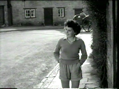 Film-Bildschirmfoto: George in Kirrin Village