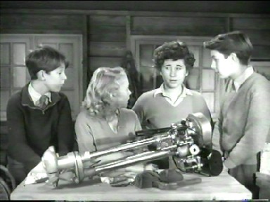 Film-Bildschirmfoto: Die vier Kinder in der Baracke