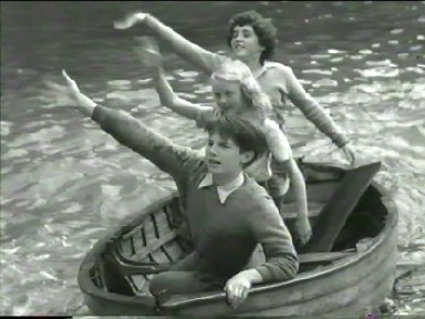 Film-Bildschirmfoto: George, Anne und Julian werden gerettet